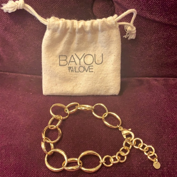 NWT BAYOU WITH LOVE CHAIN CIRCLES GOLD PLATED BRACELET - Picture 2 of 6